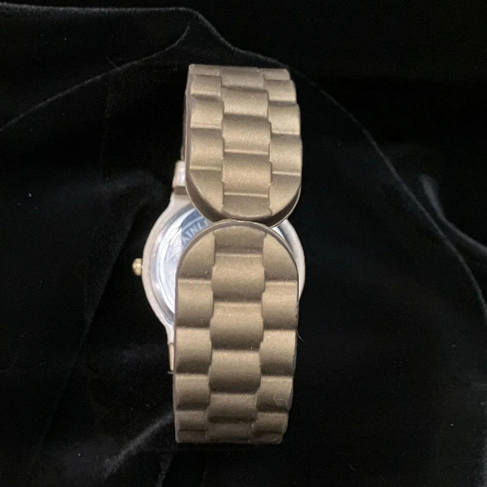 Bijoux Terner Womens Watch Mother of Pearl Face Gold Tone Crystal BT HR-805